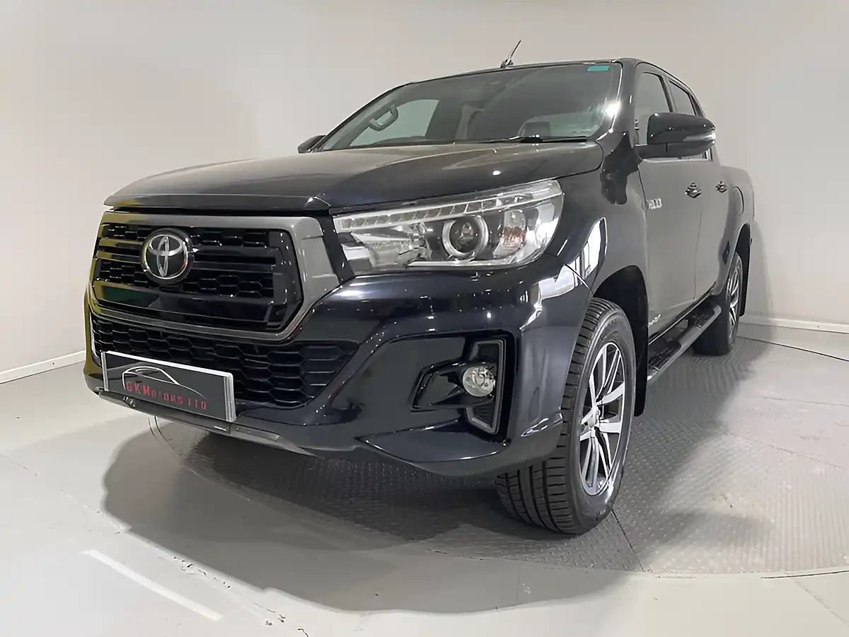 Used 2020 Toyota Hilux Hi-Luxury Invincible X Black - Interior and Exterior details 15