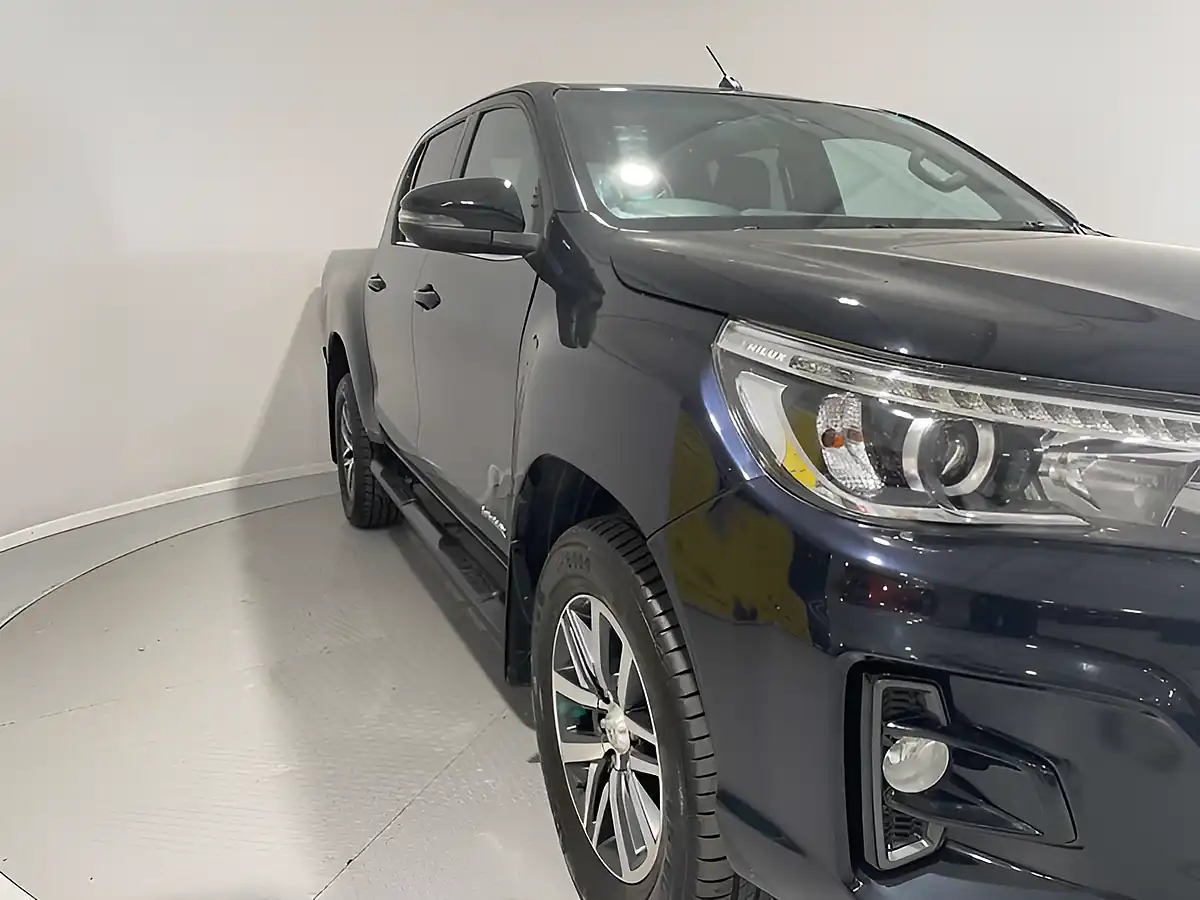 Used 2020 Toyota Hilux Hi-Luxury Invincible X Black - Interior and Exterior details 16