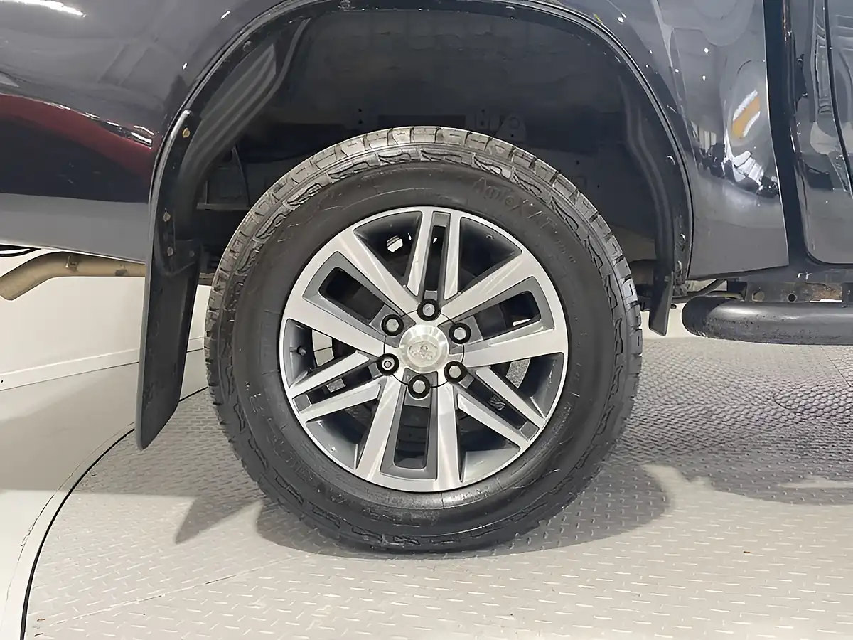 Used 2020 Toyota Hilux Hi-Luxury Invincible X Black - Interior and Exterior details 9