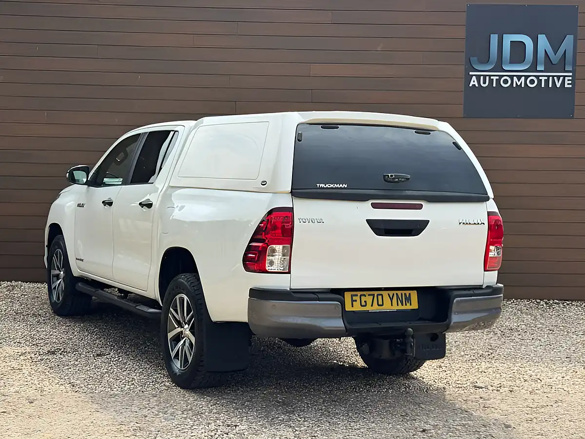 Used 2020 Toyota Hilux Hi-Luxury Invincible X White - Interior and Exterior details 7