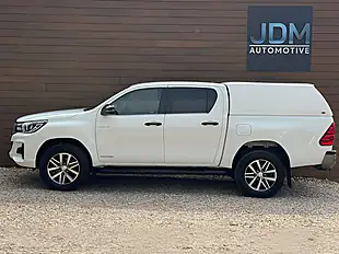 Used 2020 Toyota Hilux Hi-Luxury Invincible X White - Interior and Exterior details 8