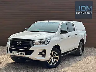Used 2020 Toyota Hilux Hi-Luxury Invincible X White - Interior and Exterior details 9