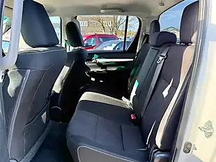 Used 2020 Toyota Hilux Invincible Pure White - Interior and Exterior details 19