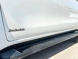 Used 2020 Toyota Hilux Invincible Pure White - Interior and Exterior details 9