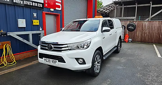 2020 Toyota Hilux INVINCIBLE 4WD