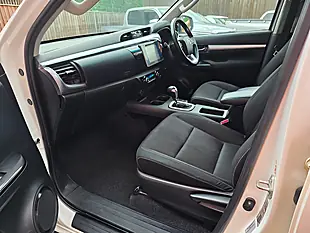Used 2020 Toyota Hilux Invincible White - Interior and Exterior details 12