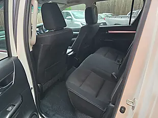 Used 2020 Toyota Hilux Invincible White - Interior and Exterior details 13