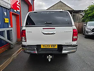 Used 2020 Toyota Hilux Invincible White - Interior and Exterior details 7