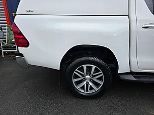 Used 2020 Toyota Hilux Invincible White - Interior and Exterior details 9