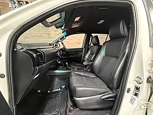 Used 2020 Toyota Hilux Invincible X White - Interior and Exterior details 10