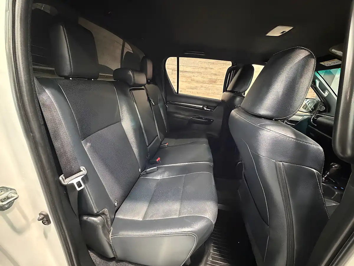 Used 2020 Toyota Hilux Invincible X White - Interior and Exterior details 14