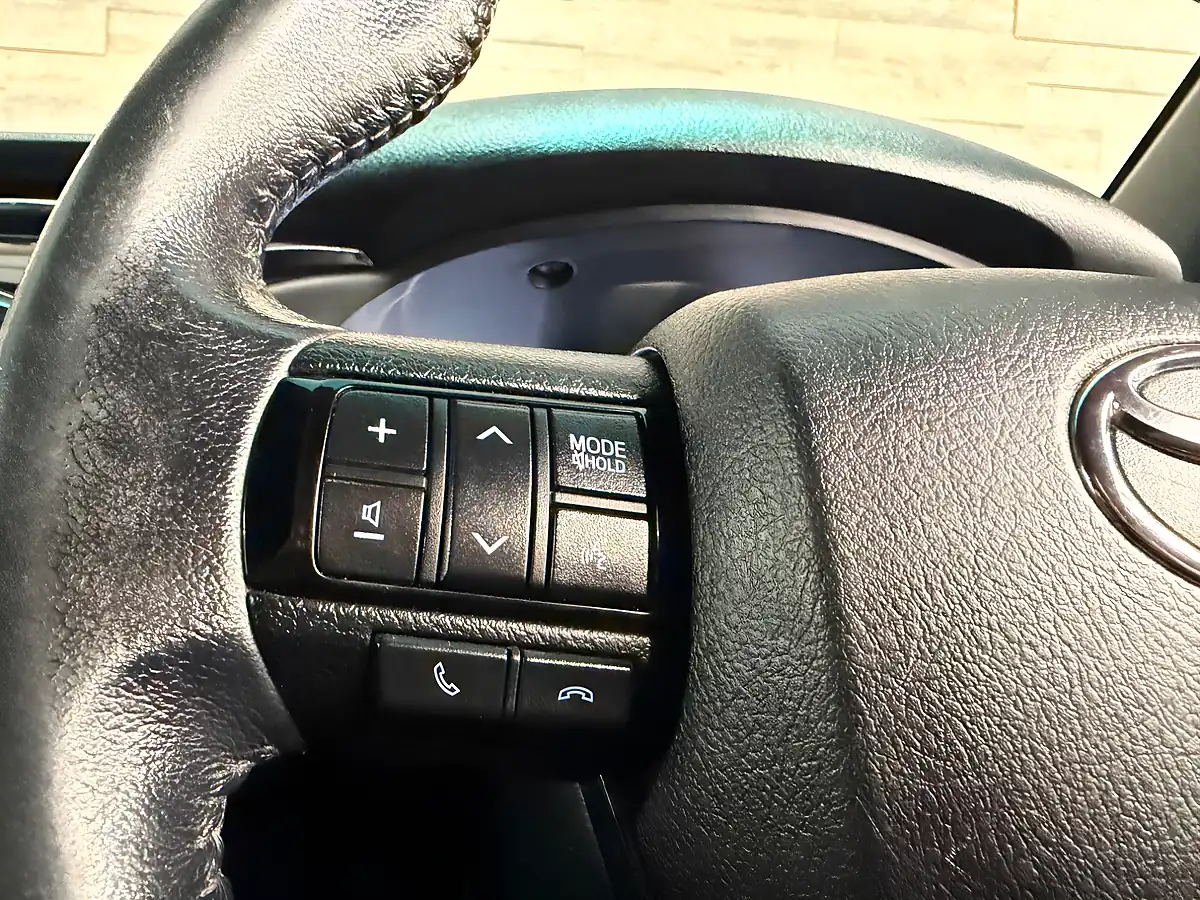 Used 2020 Toyota Hilux Invincible X White - Interior and Exterior details 19