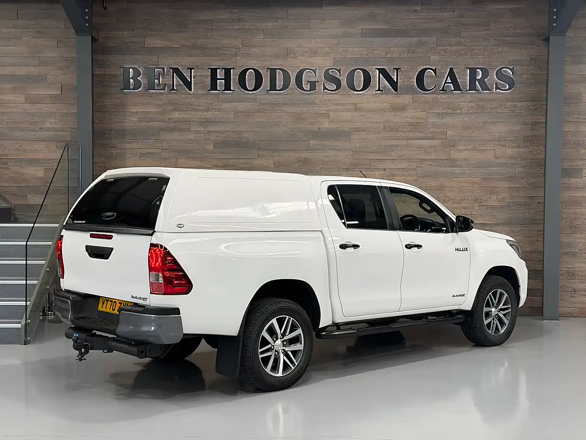 Used 2020 Toyota Hilux Invincible X White - Interior and Exterior details 3