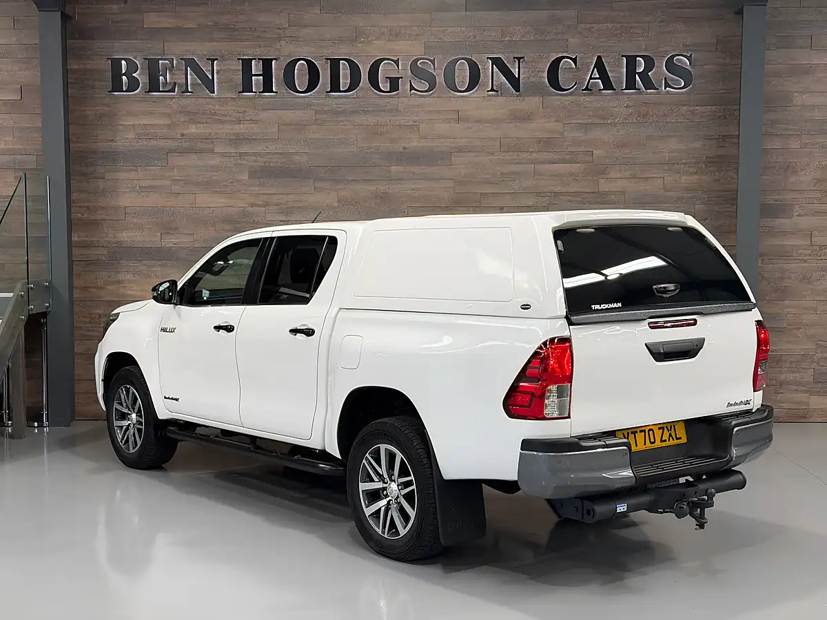 Used 2020 Toyota Hilux Invincible X White - Interior and Exterior details 4