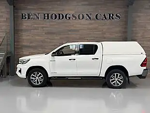 Used 2020 Toyota Hilux Invincible X White - Interior and Exterior details 5