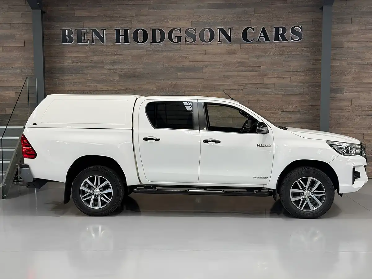 Used 2020 Toyota Hilux Invincible X White - Interior and Exterior details 6