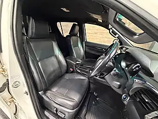 Used 2020 Toyota Hilux Invincible X White - Interior and Exterior details 8