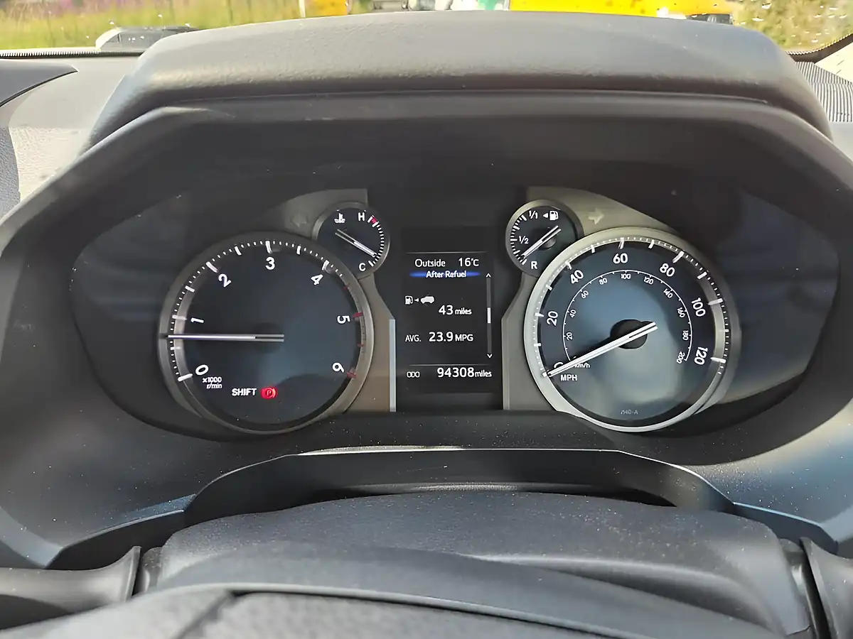 Used 2020 Toyota Land Cruiser Utility Silver - Interior and Exterior details 12