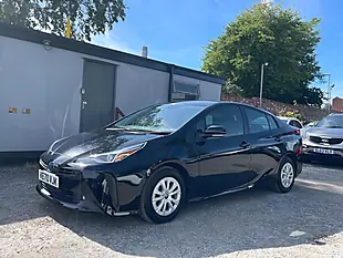 Used 2020 Toyota Prius Active Black - Interior and Exterior details 3
