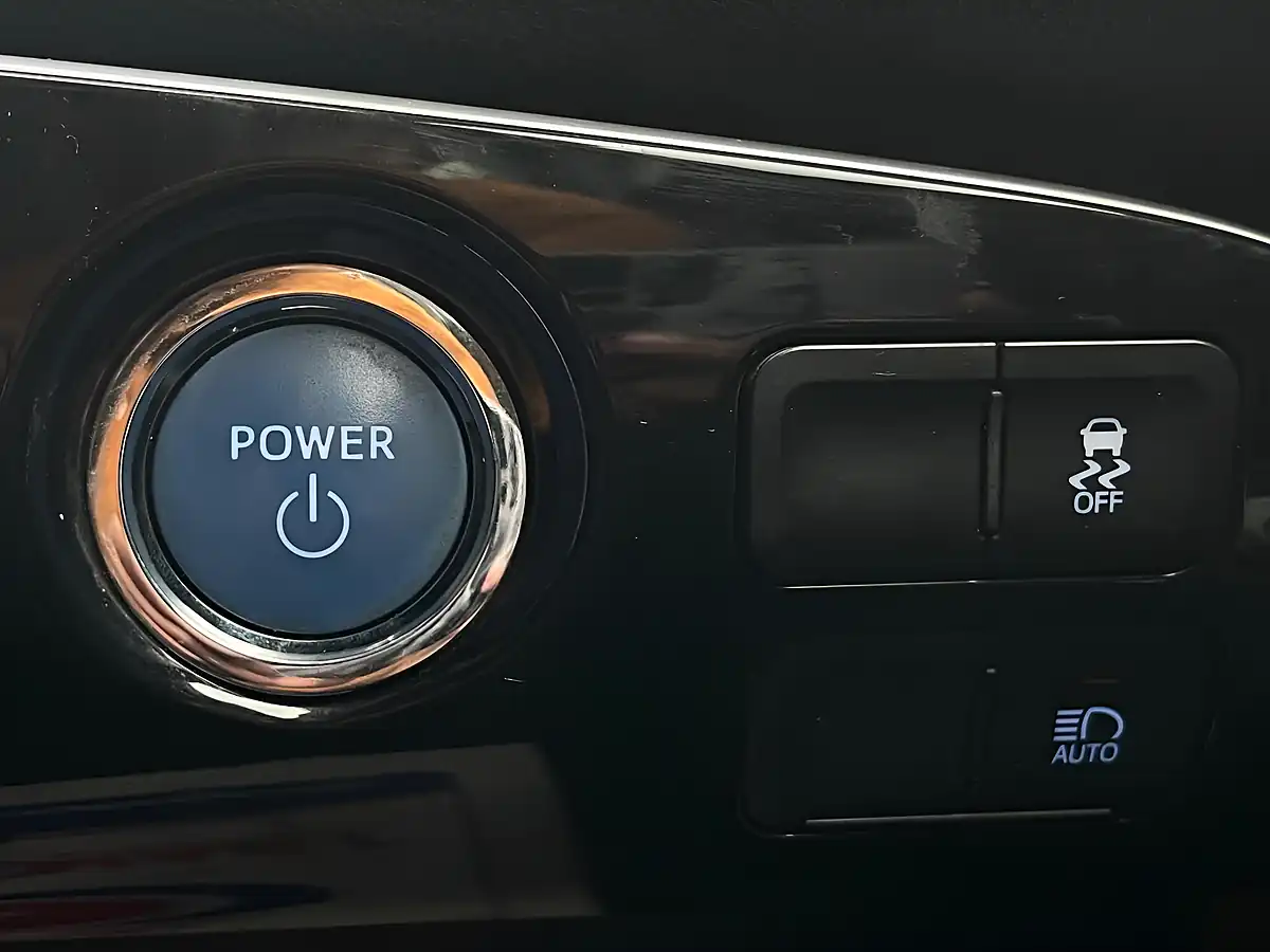 Used 2020 Toyota Prius Active Silver - Interior and Exterior details 20