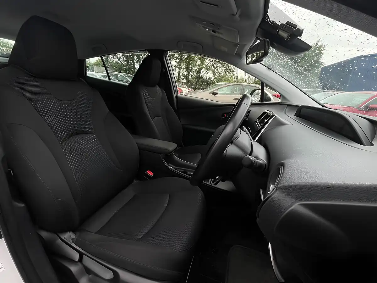Used 2020 Toyota Prius Active White - Interior and Exterior details 10