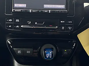 Used 2020 Toyota Prius Active White - Interior and Exterior details 17