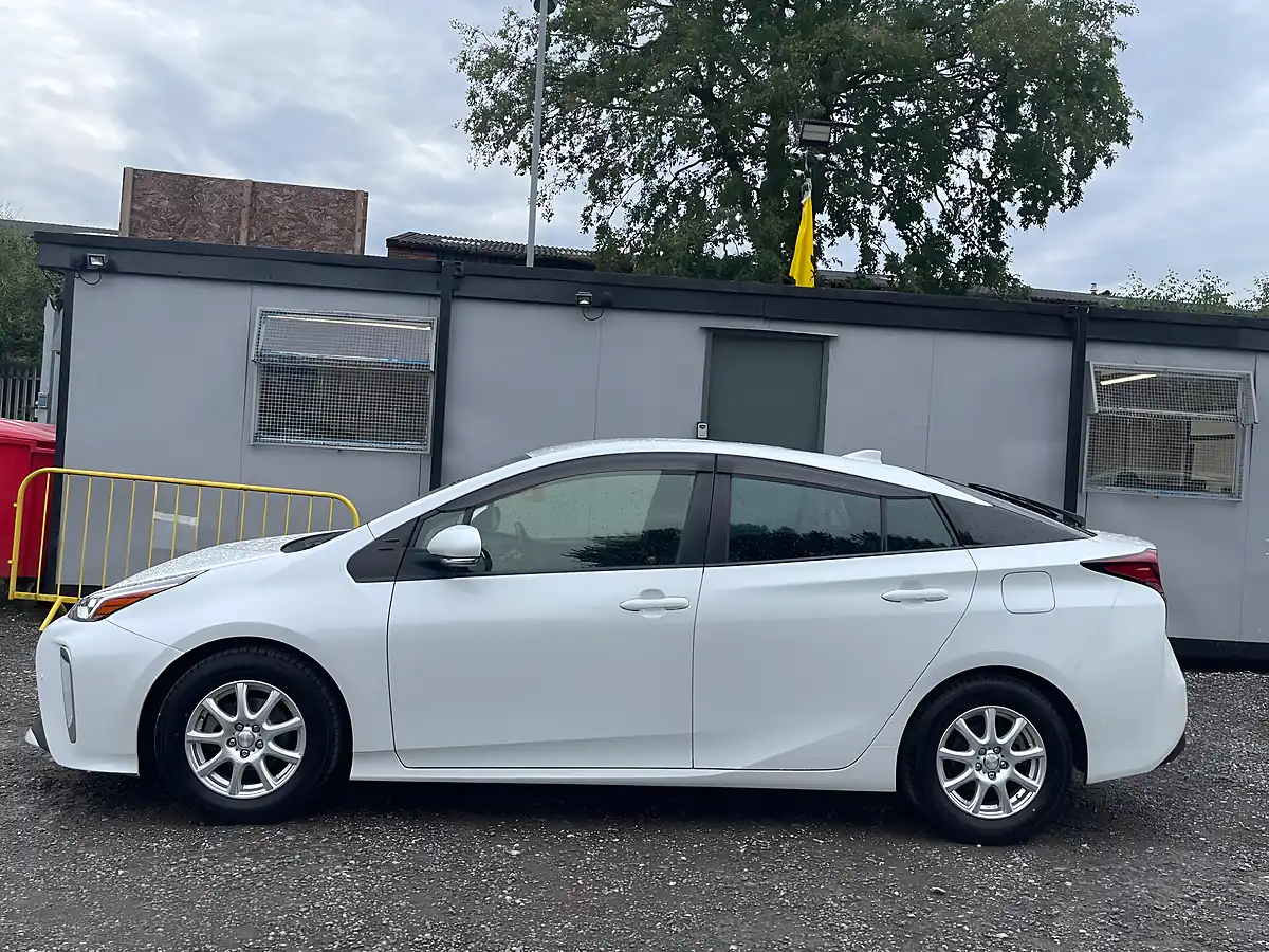 Used 2020 Toyota Prius Active White - Interior and Exterior details 4