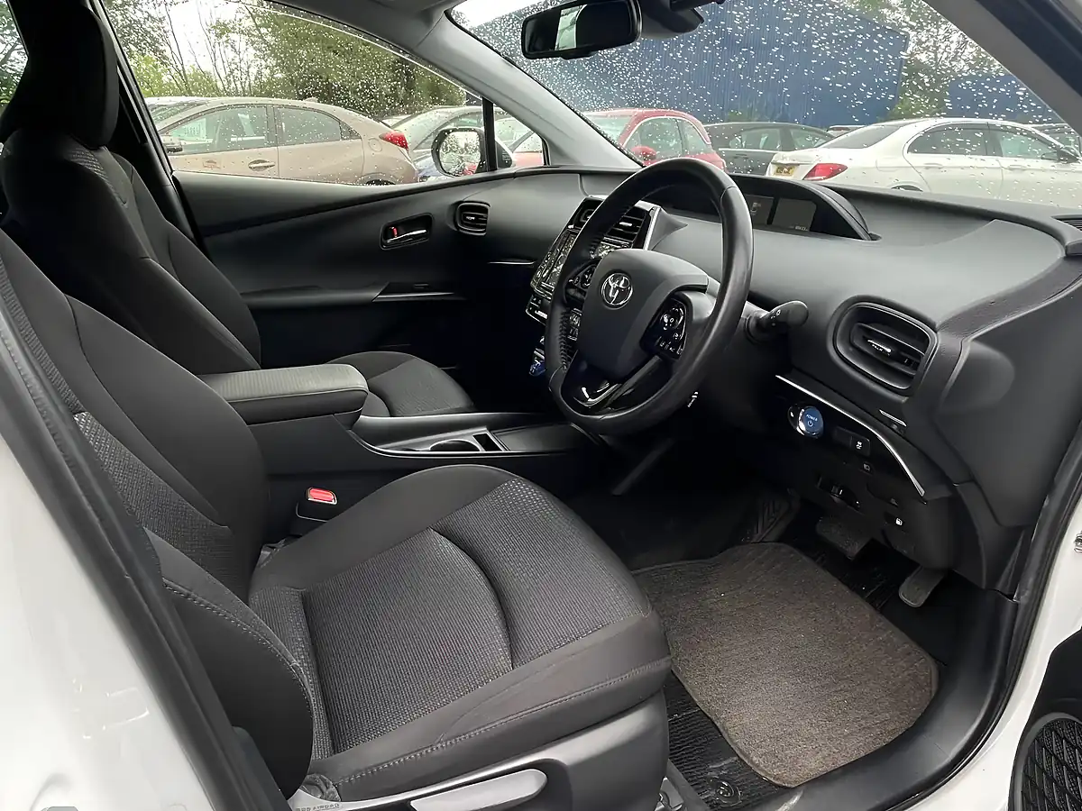 Used 2020 Toyota Prius Active White - Interior and Exterior details 9