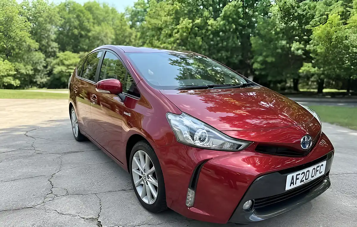 Used 2020 Toyota Prius Alpha Plus Excel Red - Interior and Exterior details 3