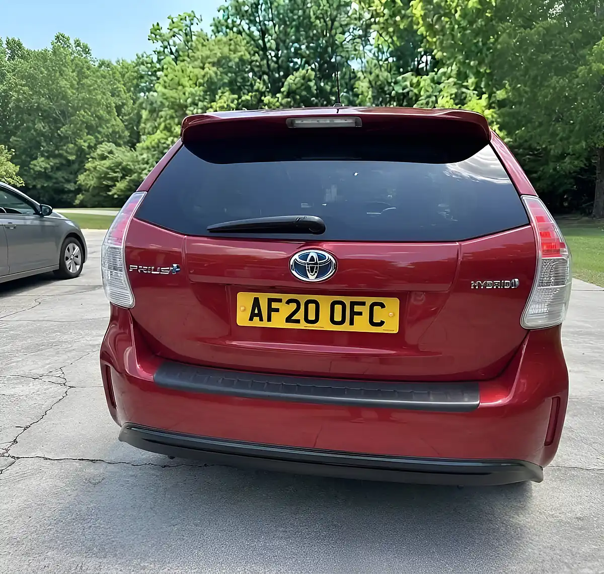 Used 2020 Toyota Prius Alpha Plus Excel Red - Interior and Exterior details 5