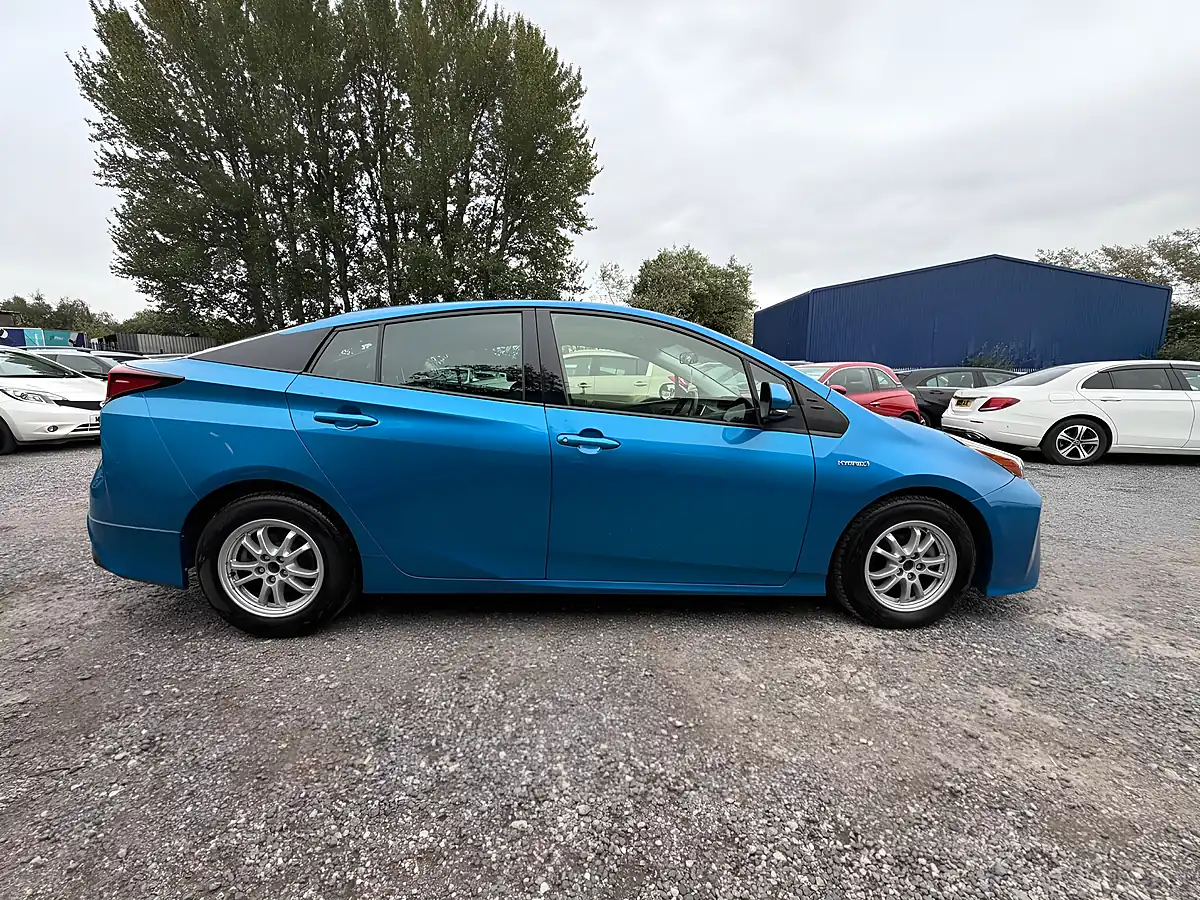 Used 2020 Toyota Prius Business Edition Blue - Interior and Exterior details 8