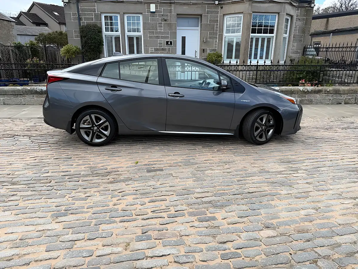 Used 2020 Toyota Prius Excel Decuma Grey - Interior and Exterior details 12