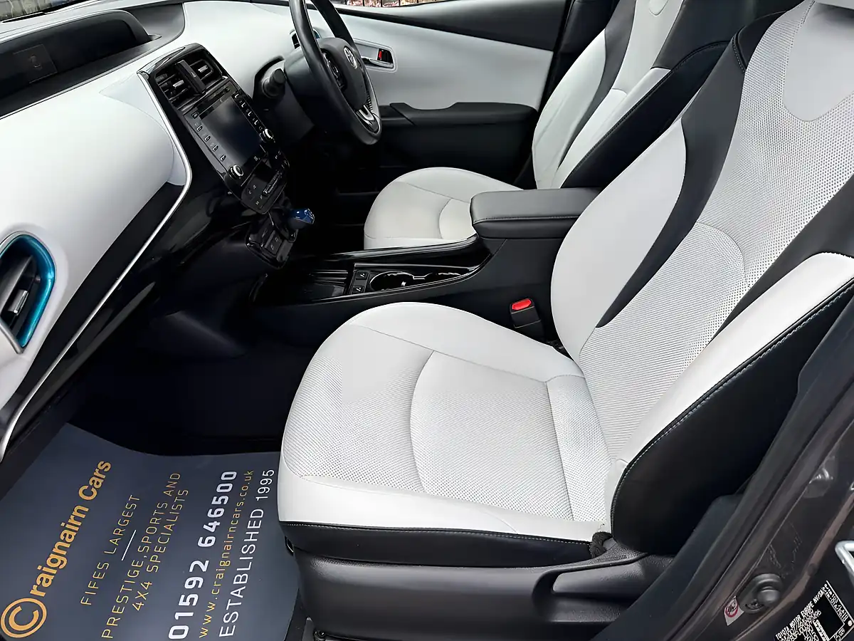 Used 2020 Toyota Prius Excel Decuma Grey - Interior and Exterior details 18