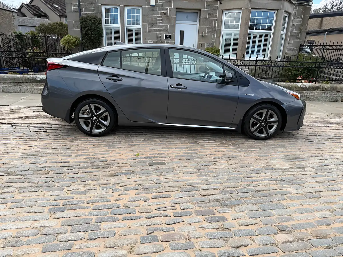 Used 2020 Toyota Prius Excel Decuma Grey - Interior and Exterior details 4