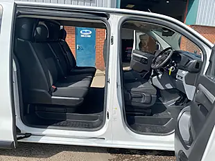 Used 2020 Toyota Proace Icon White - Interior and Exterior details 10