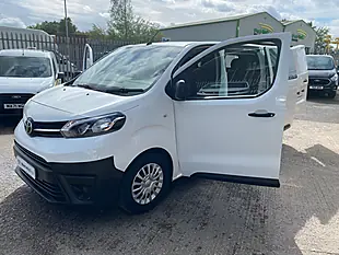 Used 2020 Toyota Proace Icon White - Interior and Exterior details 12