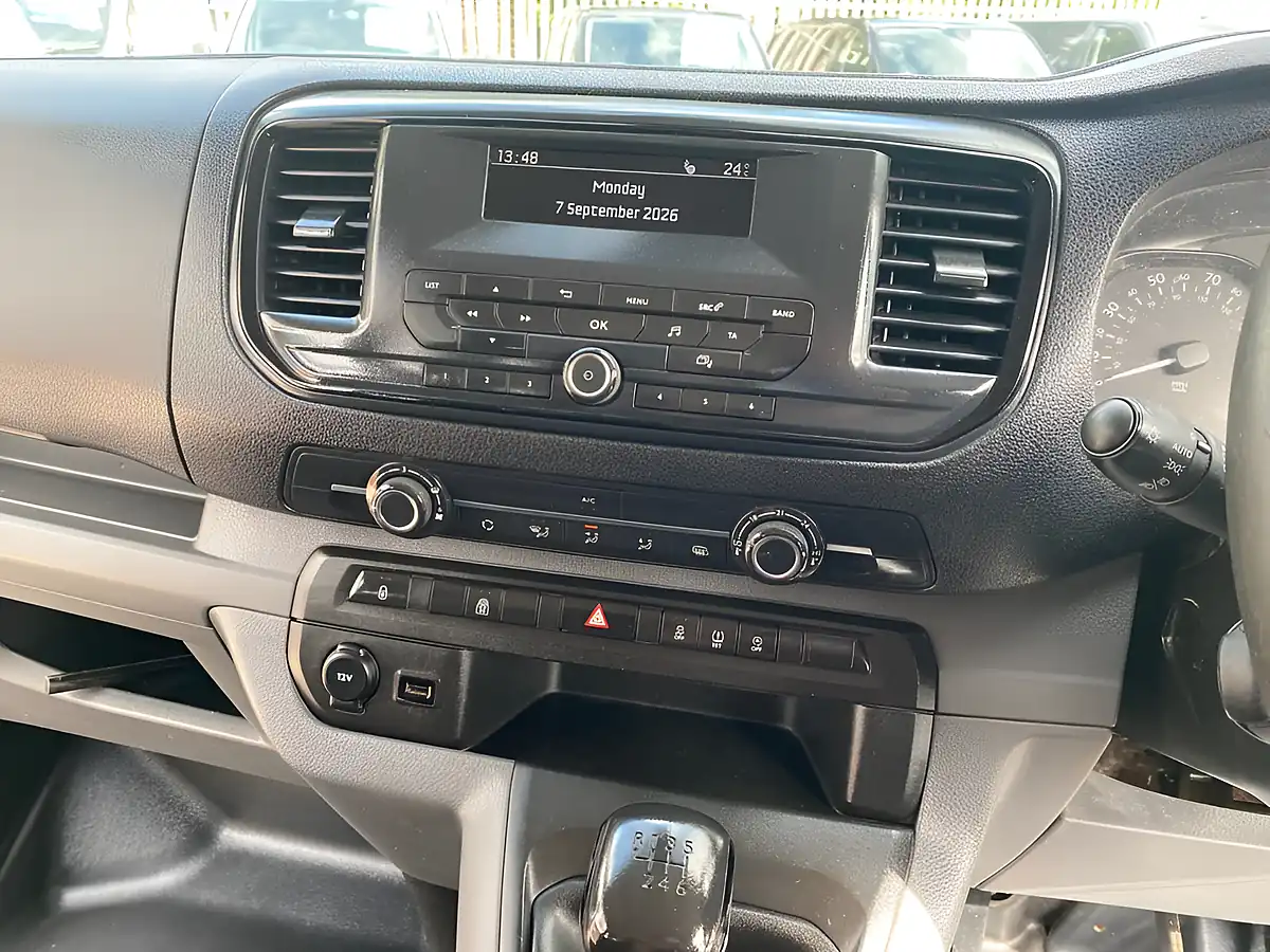 Used 2020 Toyota Proace Icon White - Interior and Exterior details 19