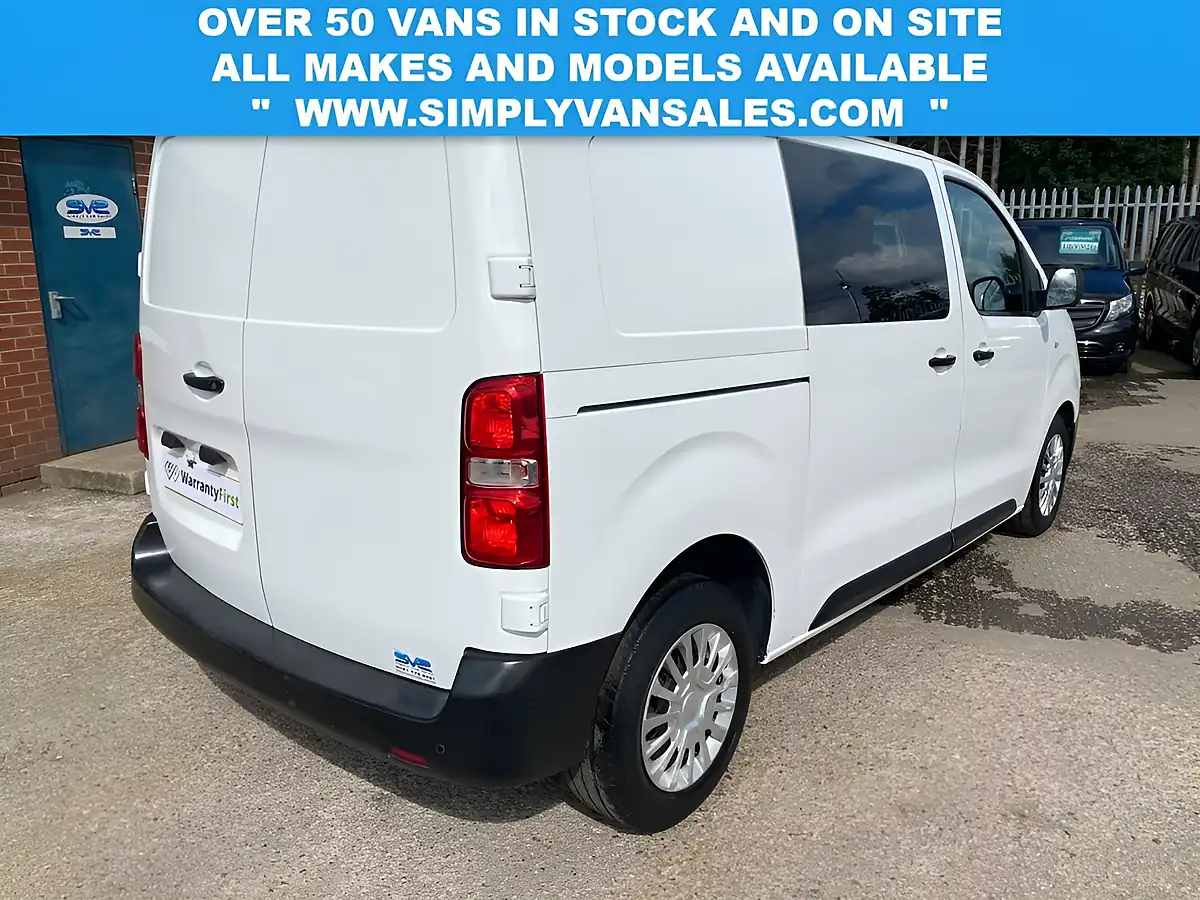 Used 2020 Toyota Proace Icon White - Interior and Exterior details 9