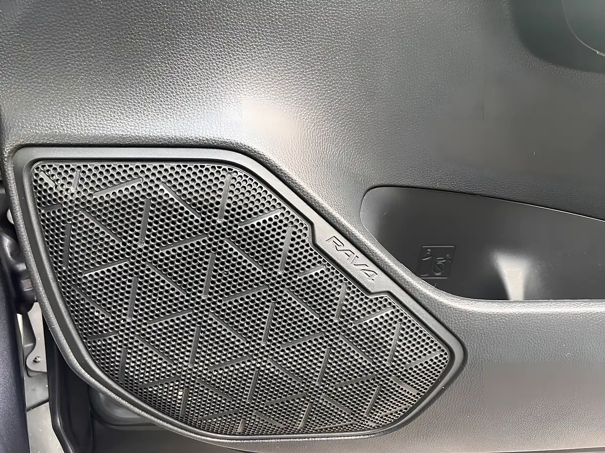Used 2020 Toyota RAV4 Design Grey - Interior and Exterior details 16