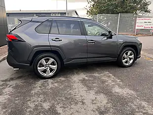 Used 2020 Toyota RAV4 Design Grey - Interior and Exterior details 8