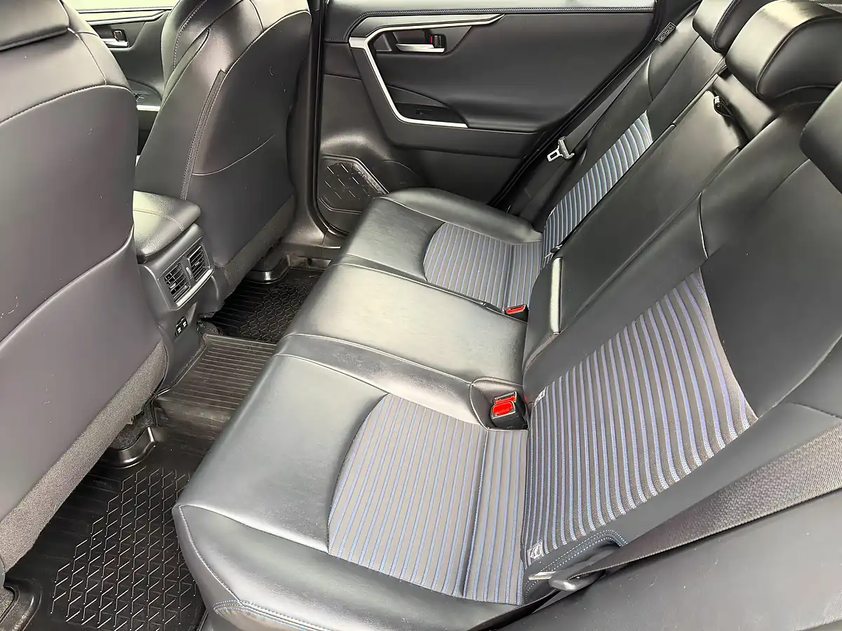 Used 2020 Toyota RAV4 Dynamic Silver - Interior and Exterior details 11