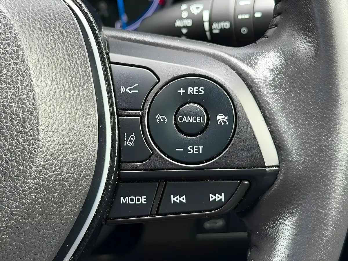 Used 2020 Toyota RAV4 Dynamic Silver - Interior and Exterior details 12