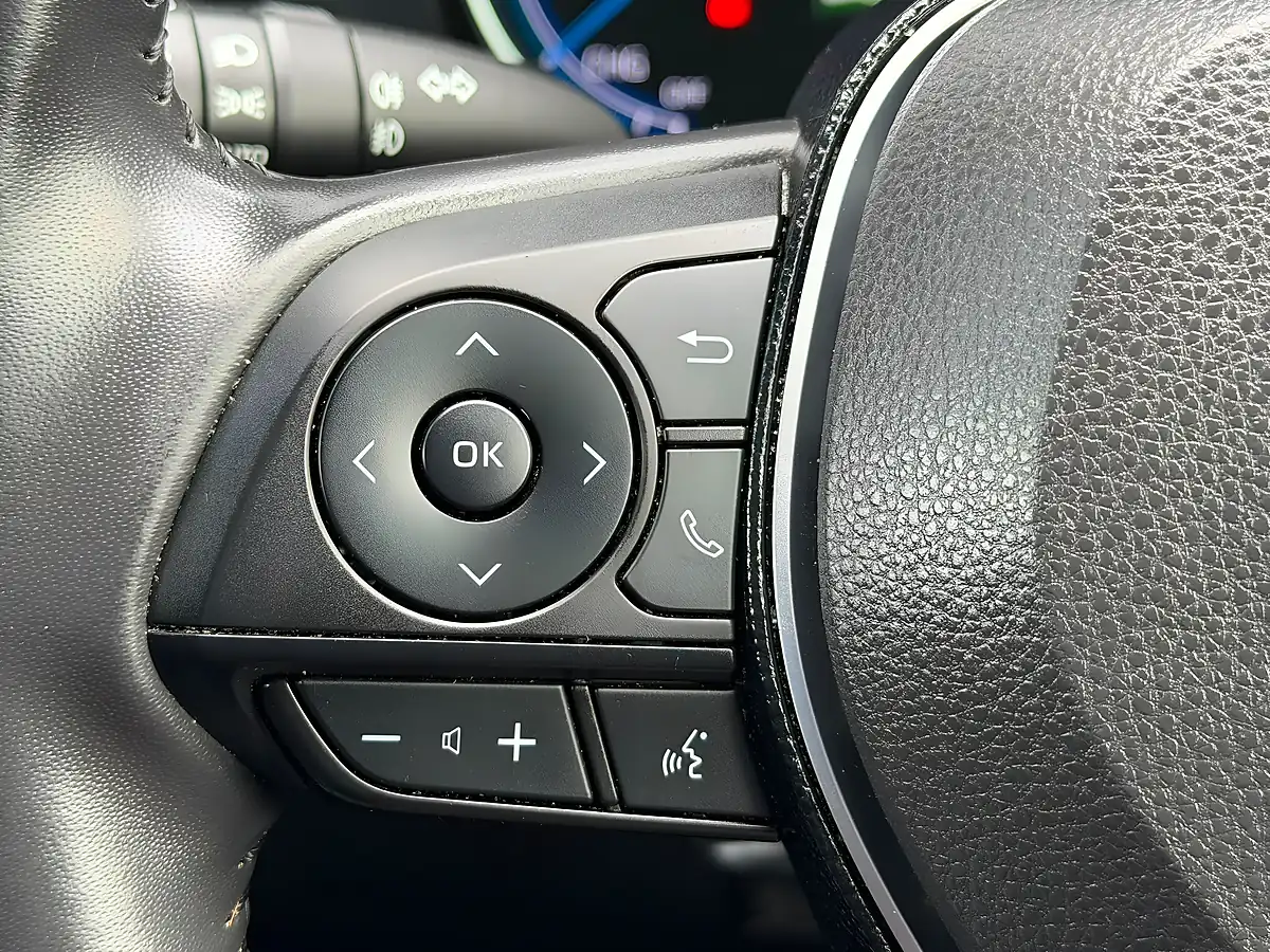Used 2020 Toyota RAV4 Dynamic Silver - Interior and Exterior details 13