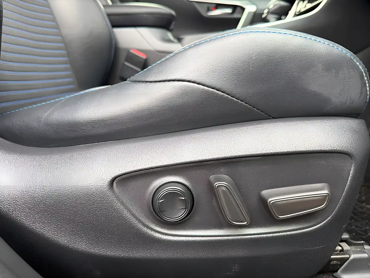 Used 2020 Toyota RAV4 Dynamic Silver - Interior and Exterior details 14