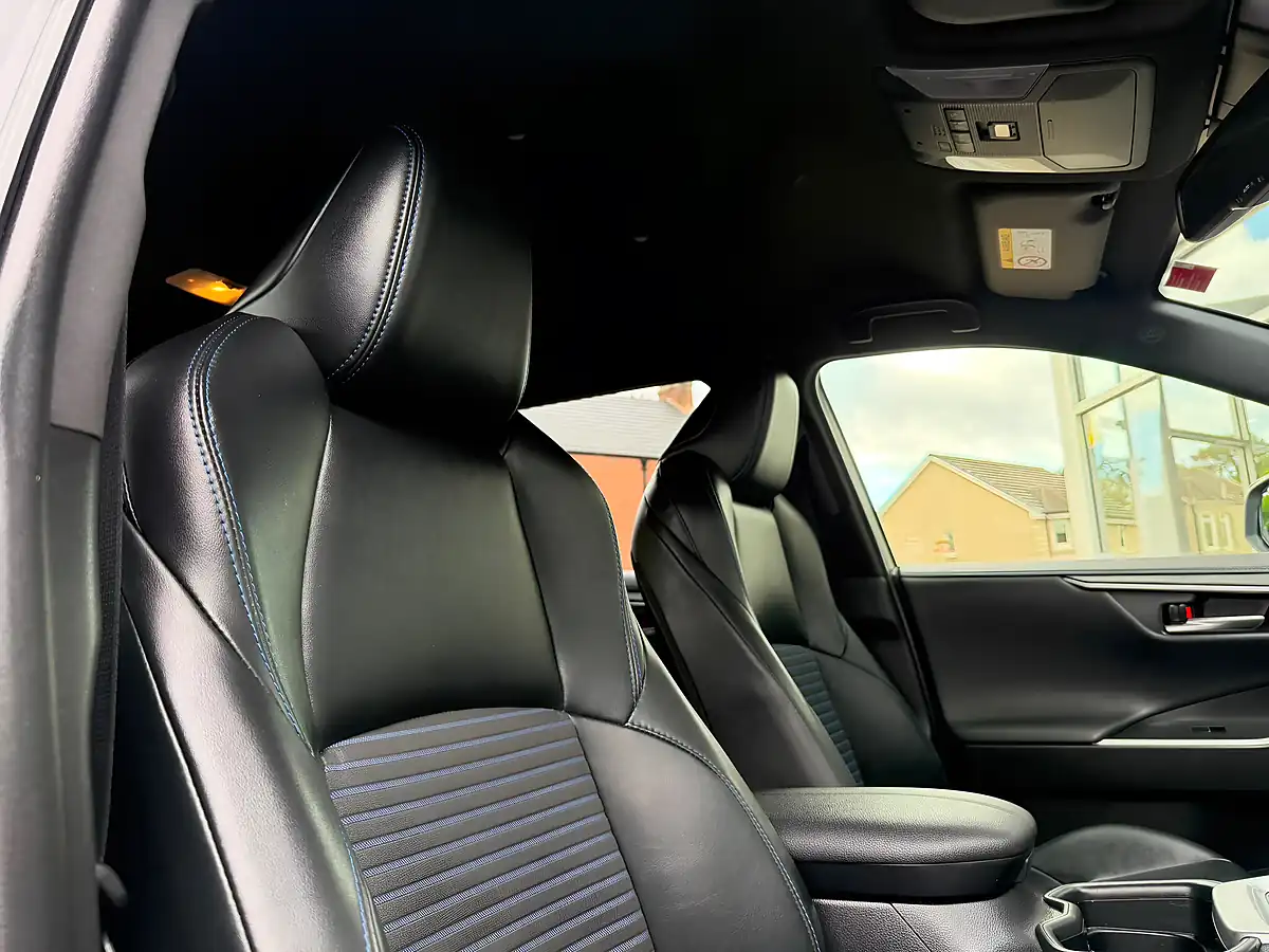 Used 2020 Toyota RAV4 Dynamic Silver - Interior and Exterior details 9