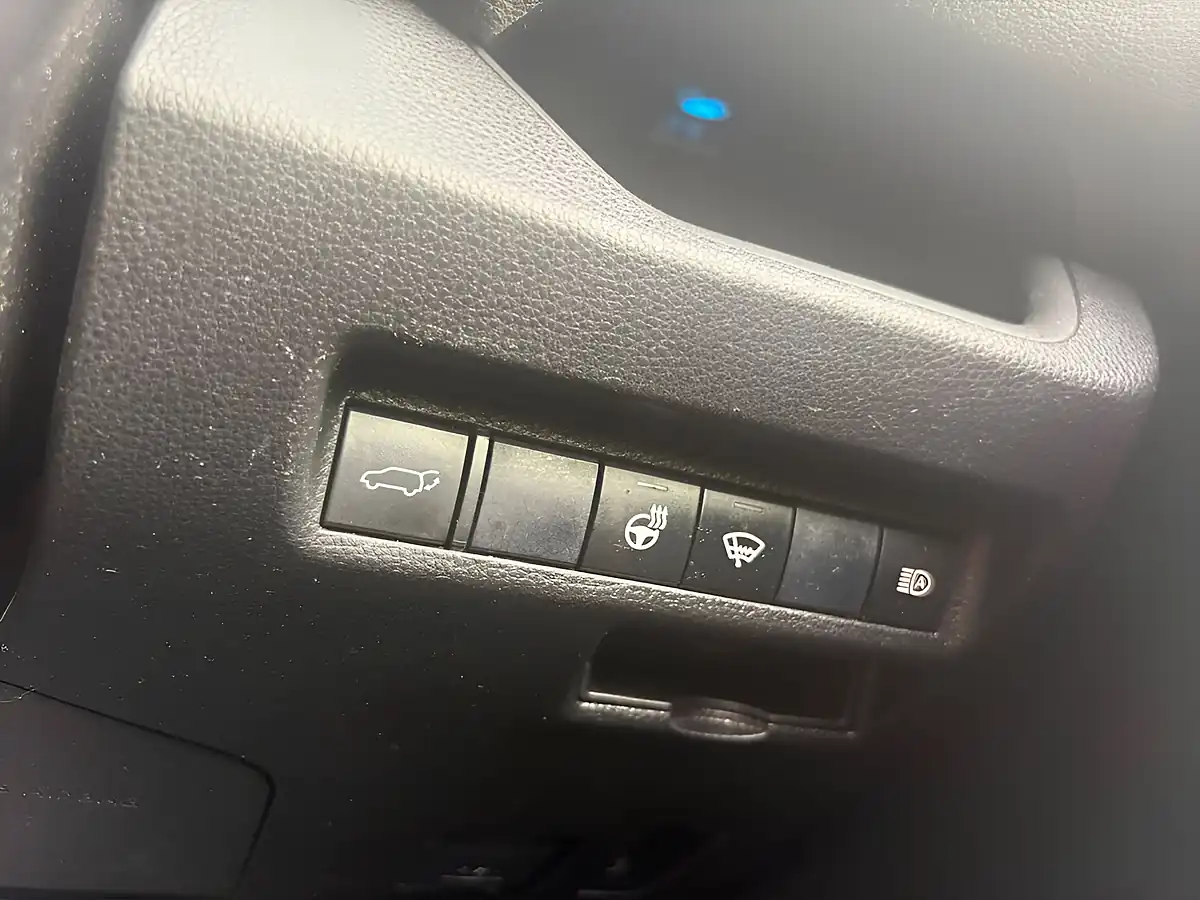 Used 2020 Toyota Rav4 Excel Green - Interior and Exterior details 3