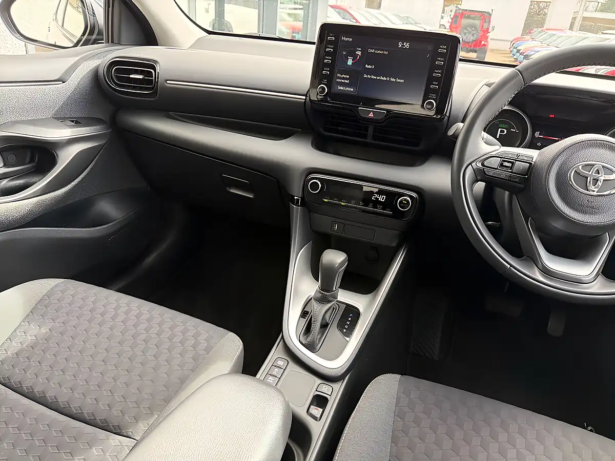 Used 2020 Toyota Yaris Design Blue - Interior and Exterior details 12