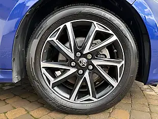 Used 2020 Toyota Yaris Design Blue - Interior and Exterior details 7