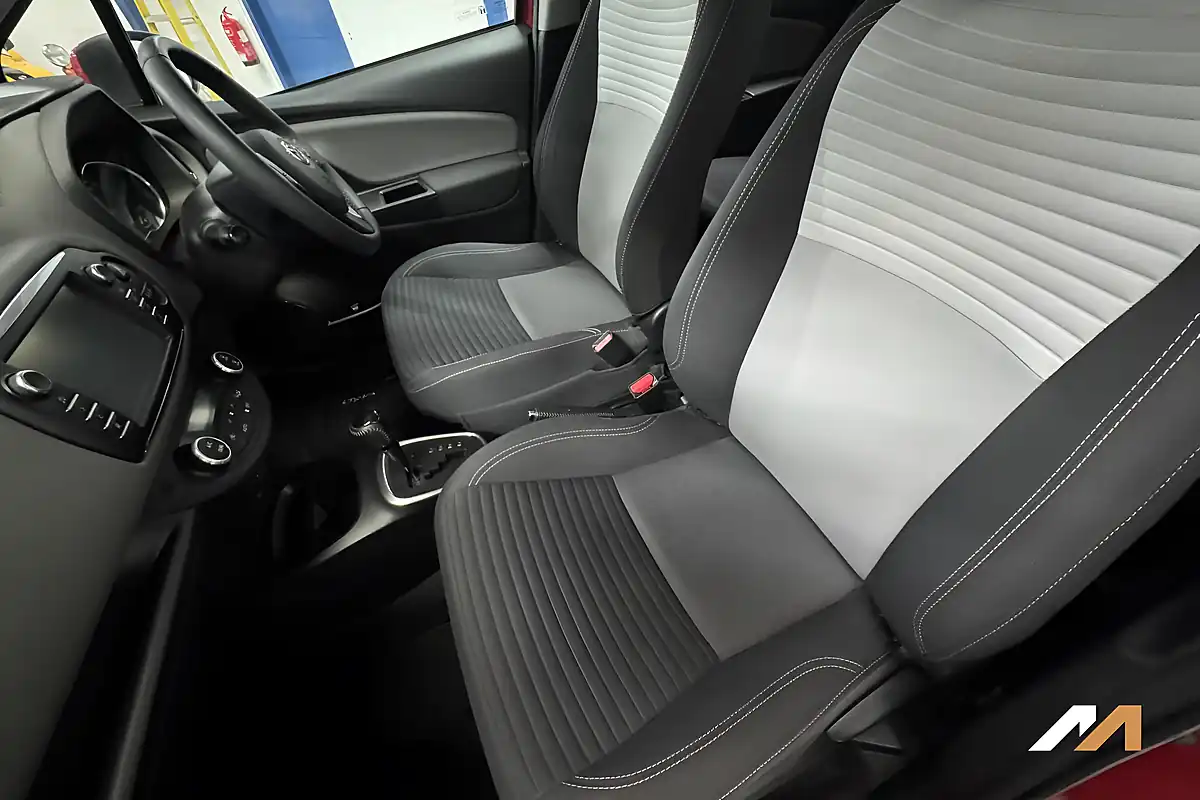 Used 2020 Toyota Yaris Icon Red - Interior and Exterior details 17