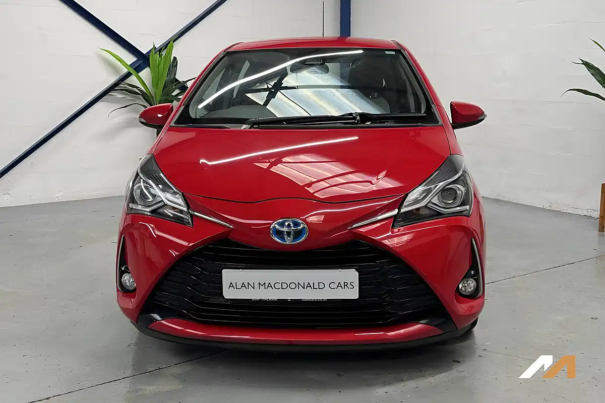 Used 2020 Toyota Yaris Icon Red - Interior and Exterior details 7